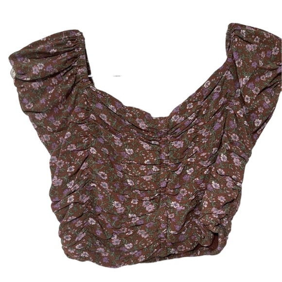 Aeropostale Women’s Floral Purple/Green/Brown Crop Top size Medium worn once - Picture 2 of 5